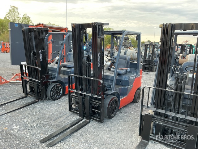2020 Toyota 8FGCU25 4500 lb Forklift