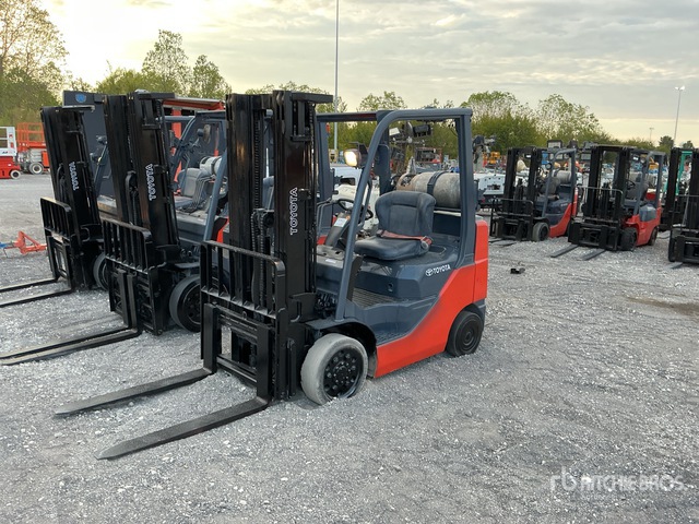 2019 Toyota 8FGCU25 4500 lb Forklift