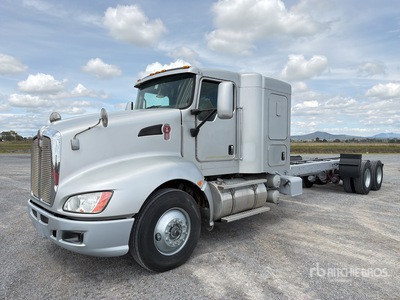 2017 Kenworth T660 6x4 Sleeper Camion Chasis Cabina / Autocarro cabina e telaio