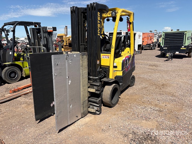 2016 Hyster S50FT 4500 lb Pneumatic Tire Forklift