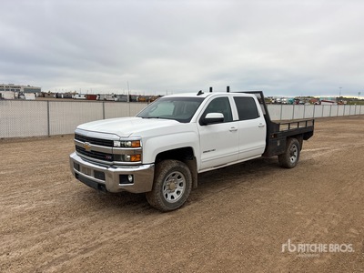 2015 Chevrolet Silverado 2500HD 4x4 Crew Cab شاحنة مسطحة (Inoperable)