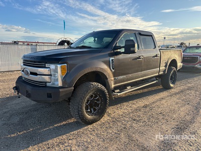 2017 Ford F-350 Lariat 4x4 Crew Cab Pickup