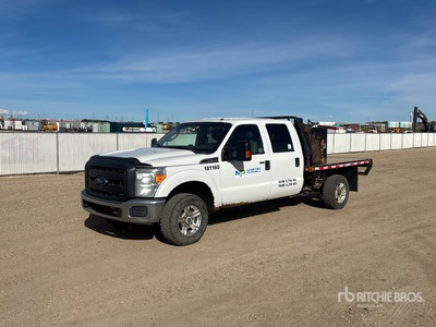 2016 Ford F-350 XLT 4x4 Crew Cab Flatbed Truck
