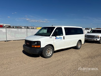 2014 GMC Savana 8 Passenger Van