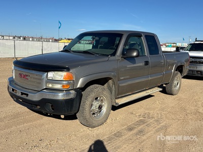 2003 GMC Sierra 2500 4x4 Extended Cab Pickup