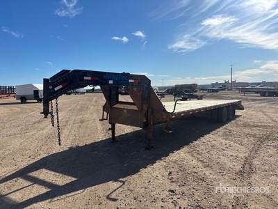 2013 Load Trail 30 ft T/A Gooseneck Plant Trailer