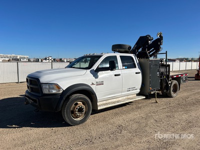 2015 Hiab 077ES4CLX 2800 kg Knuckle Boom on 2017 Ram 5500 4x4 Crew Cab Ciężarówka z wysięgnikiem