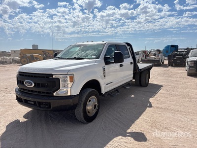2021 Ford F-350 4x4 Crew Cab Flatbed Truck