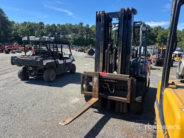 2017 Toyota 8FGU25 8500 lb Cushion Tire Forklift