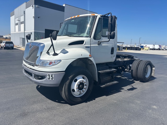 2015 International 4400 4x2 S/A Day Cab Truck Tractor