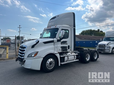 2021 Freightliner Cascadia 6x4 T/A Slaapcabine Trekker