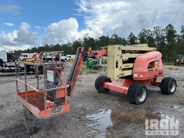 Articulating Boom Lifts
