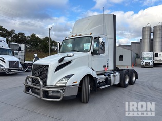 Volvo 2021 VNL300 6x4 T/A Day Cab — occasion