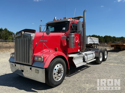 2010 Kenworth W900L 6x4 3-Achs Sattelzugmaschine