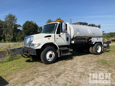 Etnyre black topper centennial 2000 gal on 2007 International 7300 4x2 Asphaltverteiler-Lkw