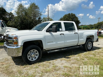 2015 Chevrolet Silverado 2500 4x2 Crew Cab Pickup