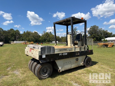 2001 Ingersoll PT125R Pneumatic Roller