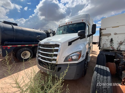 2018 Freightliner Cascadia 126 6x4 Cabeza Tractora Cabina Dormitorio (Inoperable)