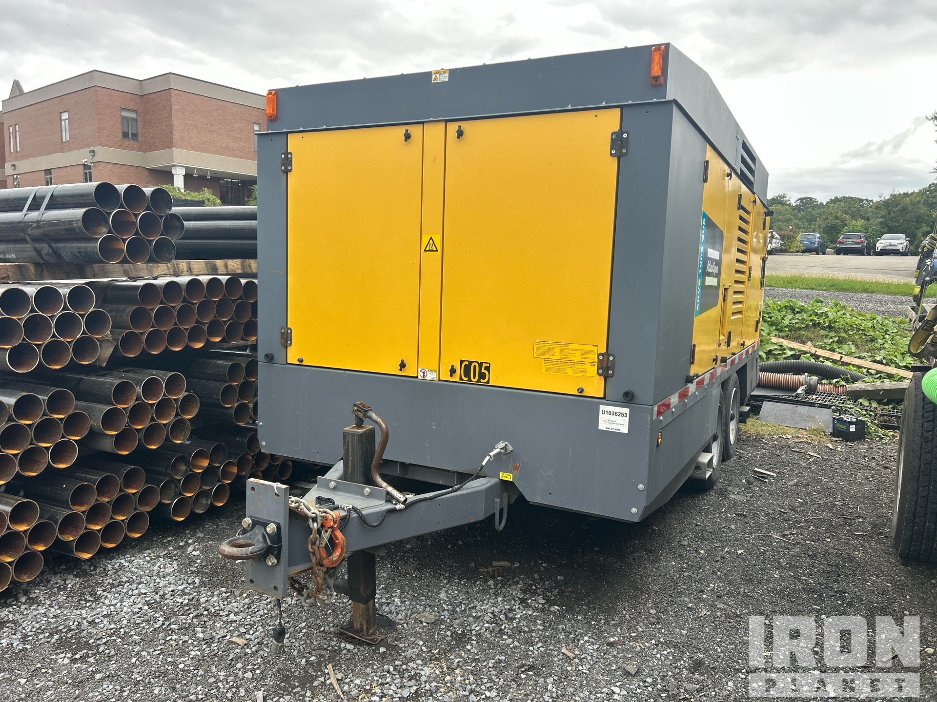 Atlas Copco XRVS1000CD8 1000 cfm Mobile Air Compressor