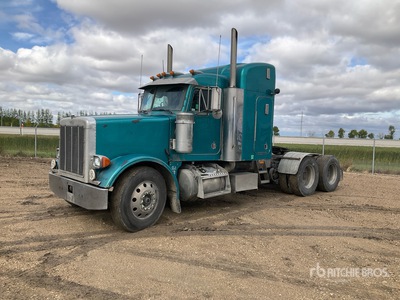 2005 Peterbilt 3- Achs Sattelzugmaschine mit Schlafkabine