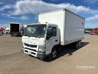 2012 Mitsubishi Fuso 4x2 Gesloten vrachtwagen