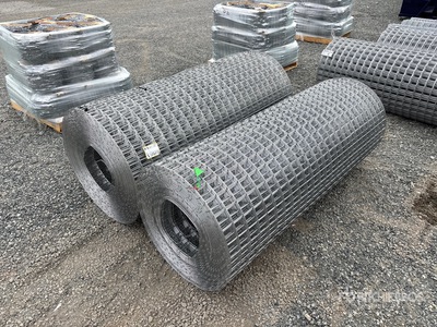 Quantity of (2) Rolls of 6 ft Tall Livestock/Deer fence Grid Size 3 ft × 3 ft 10 Gauge Galvanized Approximately 500ft total Clôture (Unused)