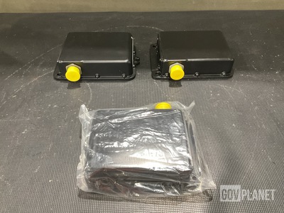 (3) Dana Spicer 673990 Pneumatic Tire Control Units