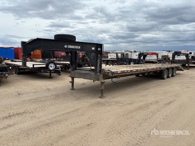 2015 Trailtech 36 ft Tri/A Gooseneck Remolque Portamaquinaria