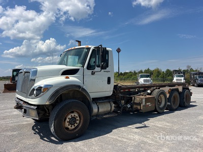 2008 International 7600 8x4 Roll-Off Truck