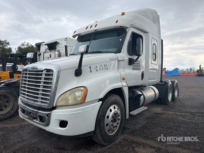 2018 Freightliner Cascadia 6x4 Tractocamion con Dormitorio (INOPERABLE) / T/A Sleeper Truck Tractor (Inoperable)