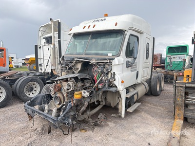 2018 Freightliner Cascadia 6x4 Tractocamion con Dormitorio (SOLO PARTES) / تراكتور شاحنة كابينة النوم (ثنائية المحور) (Inoperable)