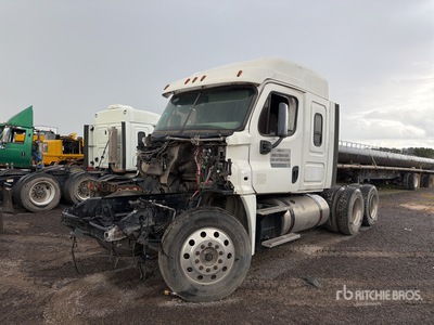 2018 Freightliner Cascadia 125 6x4 Tractocamion con Dormitorio (SOLO PARTES) / تراكتور شاحنة كابينة النوم (ثنائية المحور) (Inoperable)