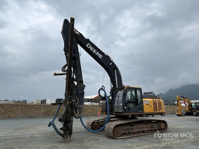 2013 John Deere 250G Crawler Mounted Foret à sablage