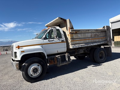2000 GMC C7500 4x2 Camion à benne basculante S/E