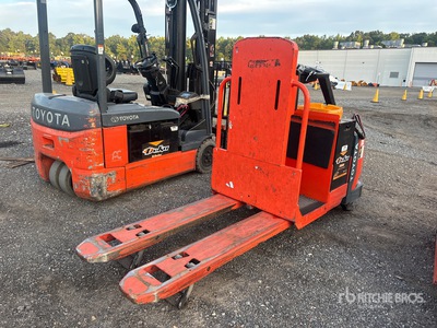 Toyota 8HBC30 6000 lb Electric Transpalette