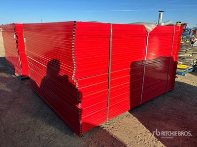 Quantity of (49) 7 ft 5 in x 6 ft Powder Coated Clôture de site (Unused)