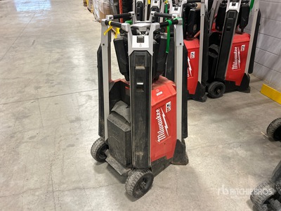 2021 Milwaukee MXF04-1XC Fuel Rocket Lichtmast
