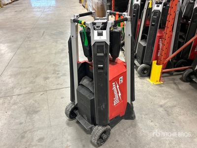 2022 Milwaukee MXF04-1XC Fuel Rocket Lichtmast
