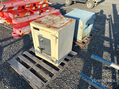 Quantity of (2) Safes Varios, tienda, almacen, consumidor