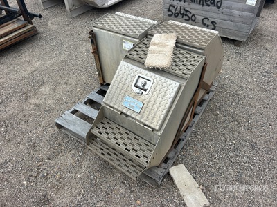 Quantity of (3) Side Boxes w/ Steps Parti di autocarro
