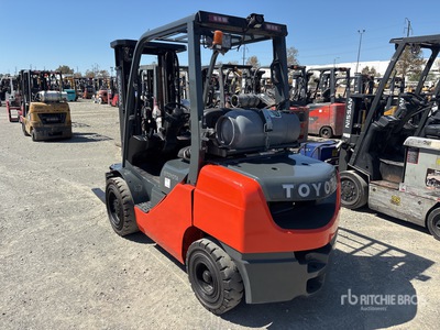 2019 Toyota 8FGCU30 4850 lb Pneumatic Tire Forklift