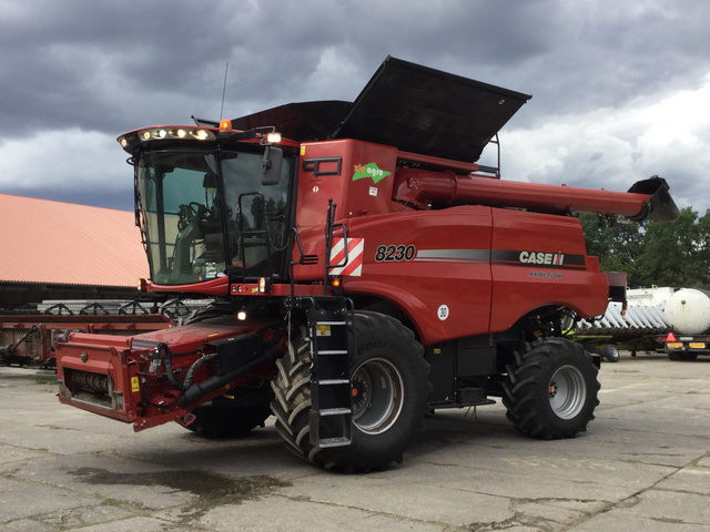 2014 Case IH 8230 Combine