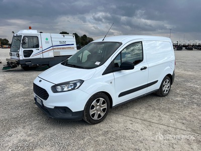 2021 Ford Transit Courier Samochód dostawczy Cargo