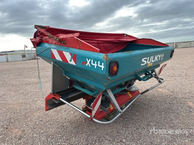 2008 Sulky X44 Fertilizer Spreader