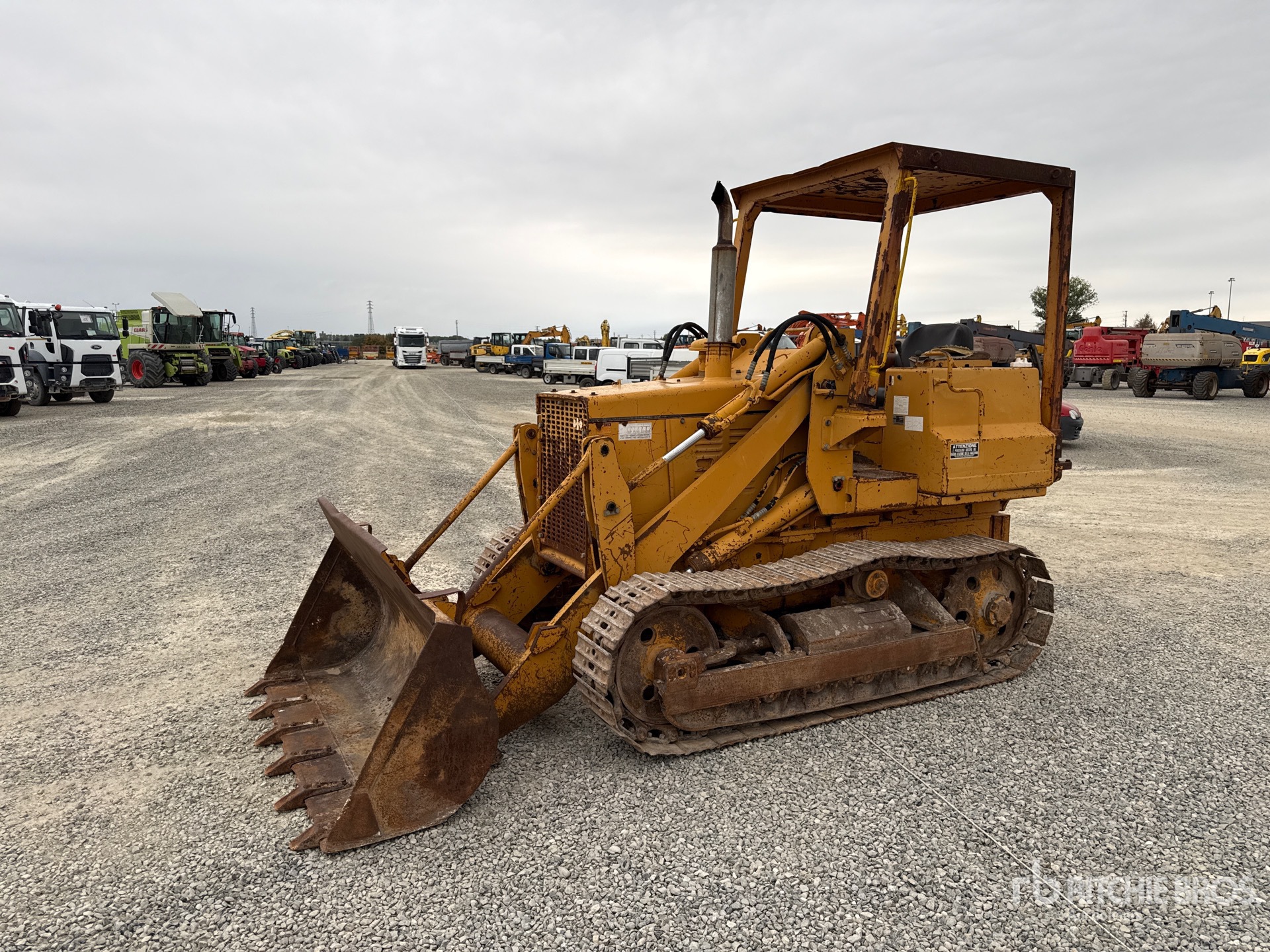 Komatsu D31S-16 Crawler Loader