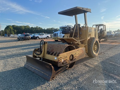1997 Cat CP-433C Compacteur à tambour lisse