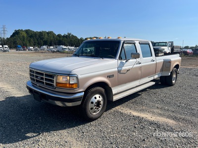 1997 Ford F-350 XLT 4x2 Crew Cab Pickup