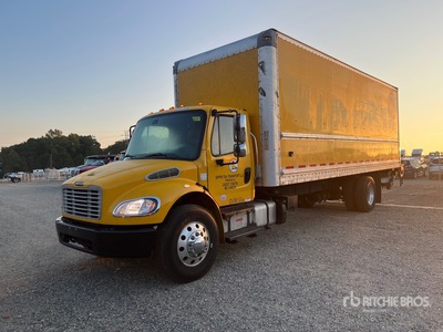 2015 Freightliner M2 106 4x2 Furgonetka
