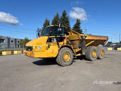 2011 Cat 725 Articulated Dump Truck