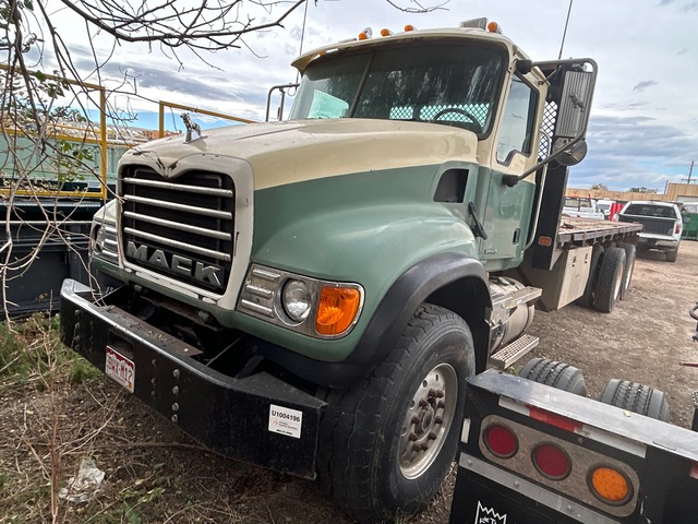 2007 Mack CL713 Flatbed Truck